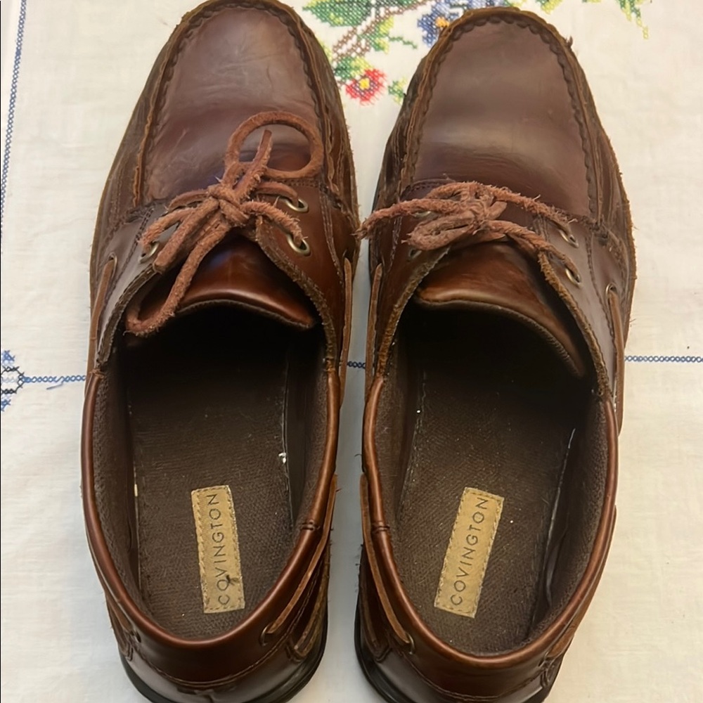 Covington Brown Boat Shoes Classic Leather Design, not worn much